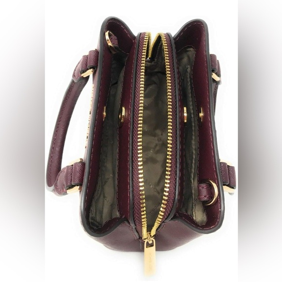 Micheal Kors Mini Savannah in Merlot Xbody 🏵 - Picture 3 of 8